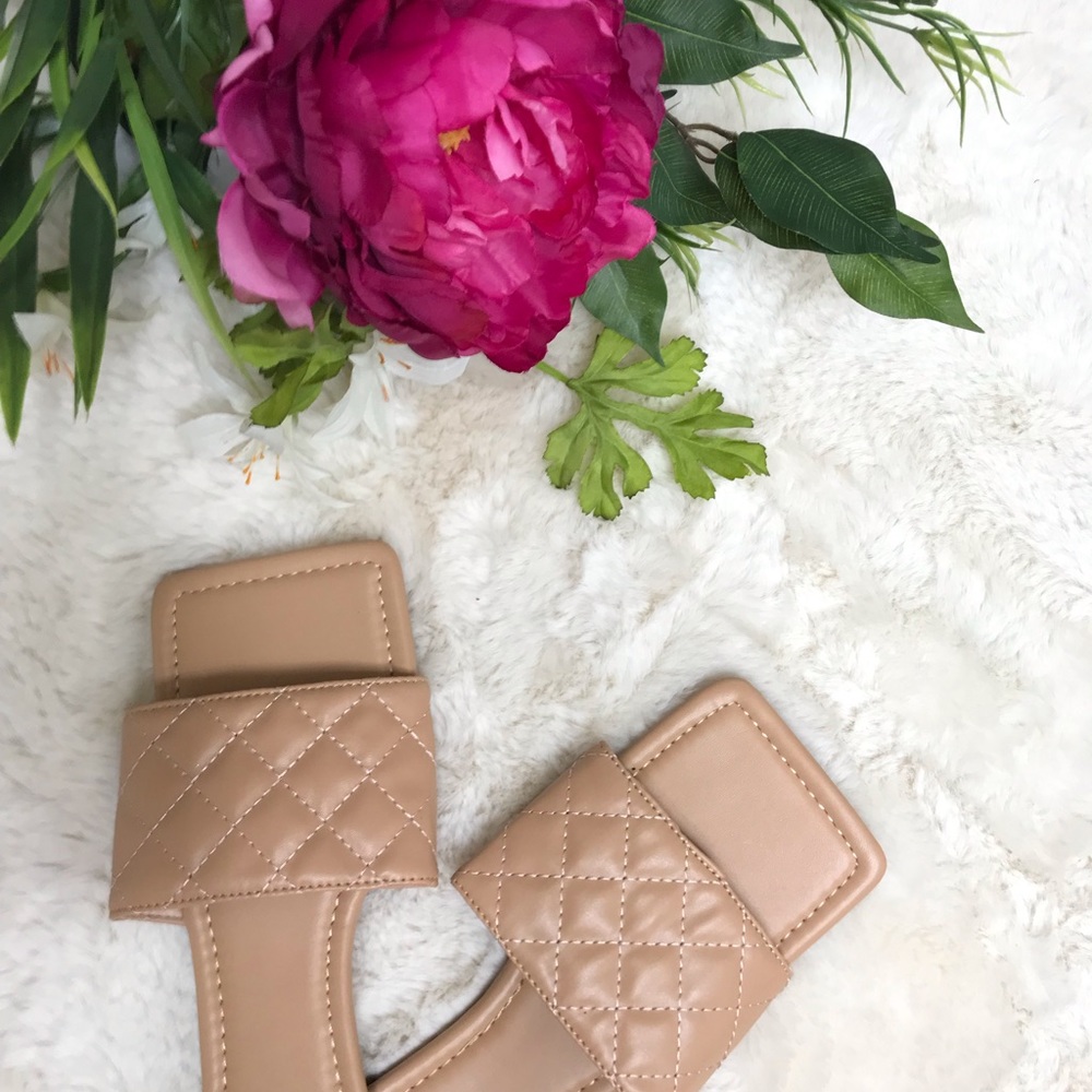 Square Toe Flat Sandals 🌷